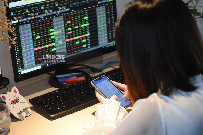 SHS: VN-Index có thể lùi về vùng 1.770-1.800 điểm, ưu tiên cổ phiếu đầu ngành