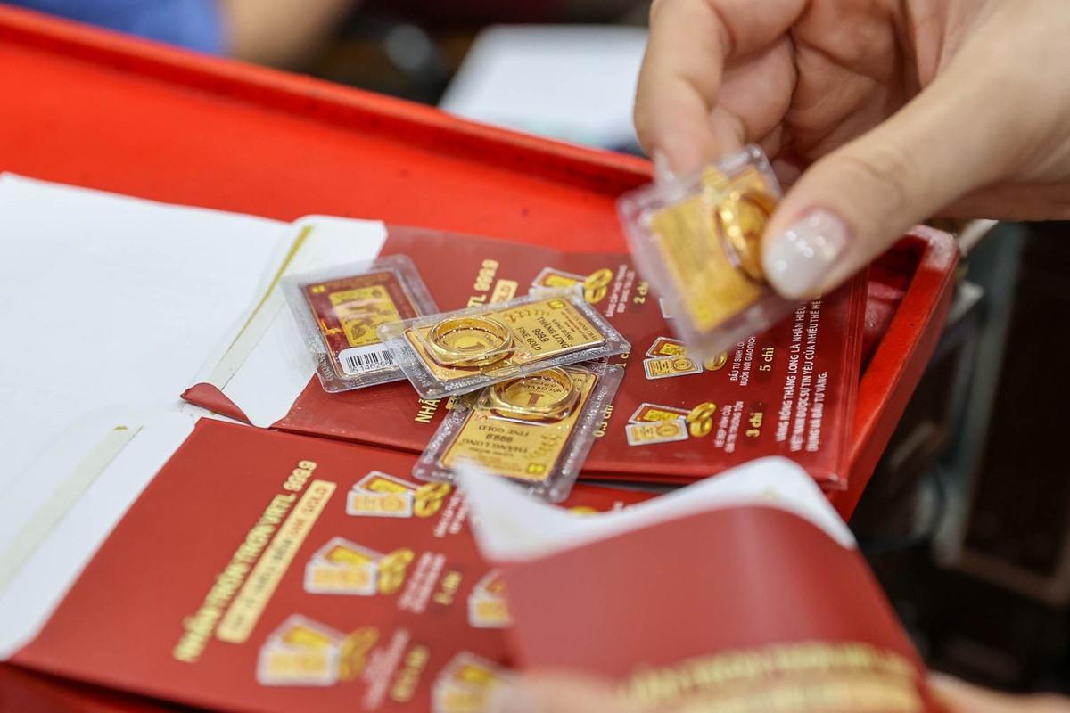 Giá vàng hôm nay 27/7: Vàng SJC, vàng nhẫn đồng loạt đi ngang, chờ tín hiệu từ Fed