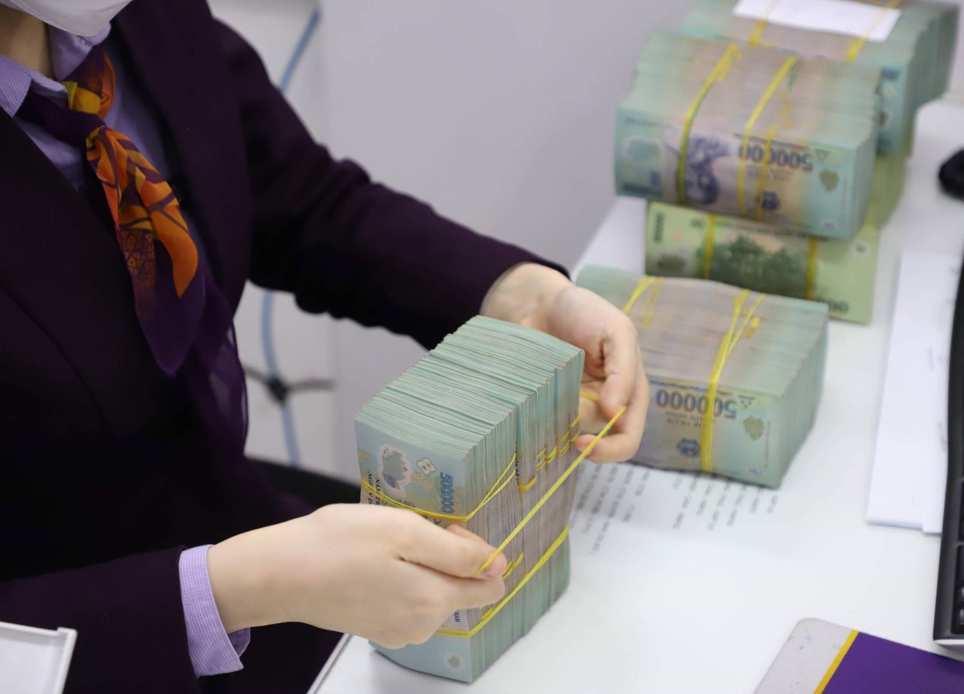 Lãi suất ngân hàng hôm nay 5-9: VPBank cộng thêm tới 2,5%/năm