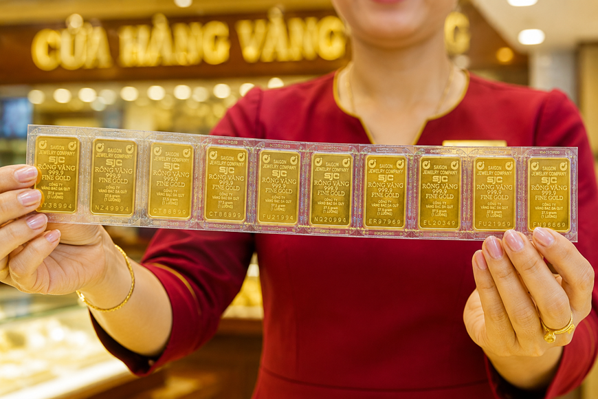 Giá vàng hôm nay 8-9: Vàng miếng, vàng nhẫn đồng loạt giảm, thế giới về gần 4.400 USD